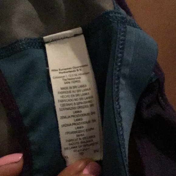 Nike - Picture 4 of 4